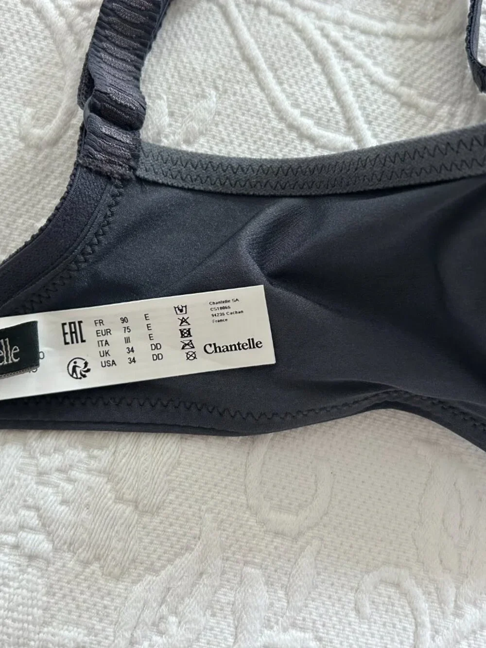 NWOT Chantelle Bra, size 34 DD - Picture 4 of 6